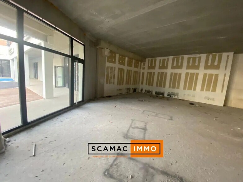 Local commercial dans La Garde à louer - Photo de l’immeuble – Image 1 sur 6