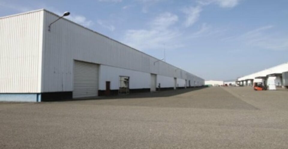 Industriel/Logistique dans Saint-Étienne-du-Rouvray à louer - Photo de l’immeuble – Image 2 sur 4
