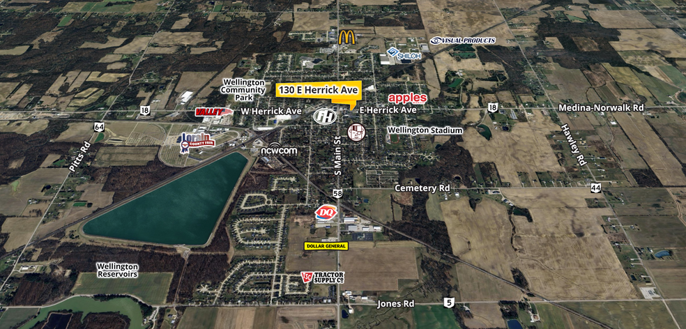 130 E Herrick Ave, Wellington, OH à vendre - Photo de l’immeuble – Image 3 sur 5