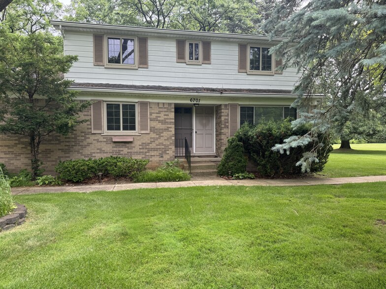 6701 Franklin Rd, Bloomfield Hills, MI à vendre - Photo principale – Image 2 sur 2