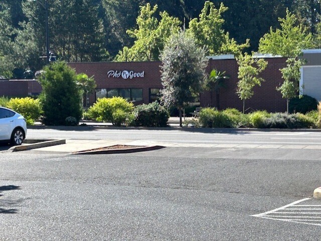 16000-16118 Boones Ferry Rd, Lake Oswego, OR à vendre - Photo de l’immeuble – Image 3 sur 21