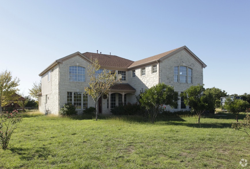 1620 Red Bud Ln, Round Rock, TX à louer - Photo principale – Image 1 sur 16