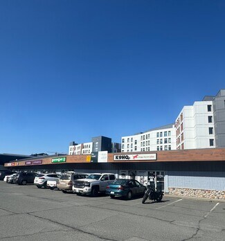 Plus de détails pour 721 Station Ave, Victoria, BC - Local commercial à louer