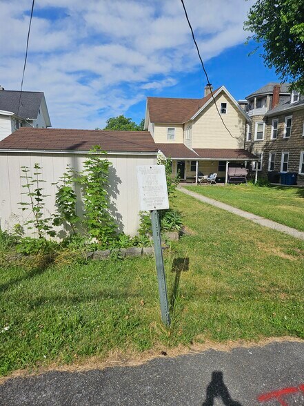 1813 Main St, Northampton, PA à vendre - Photo de l’immeuble – Image 3 sur 3
