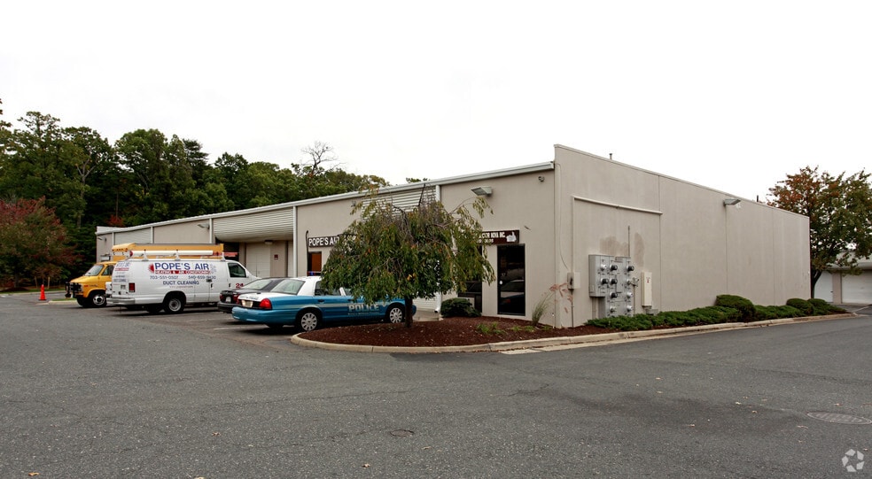 3035-3099 PS Business Center Dr, Woodbridge, VA à louer - Photo principale – Image 3 sur 4