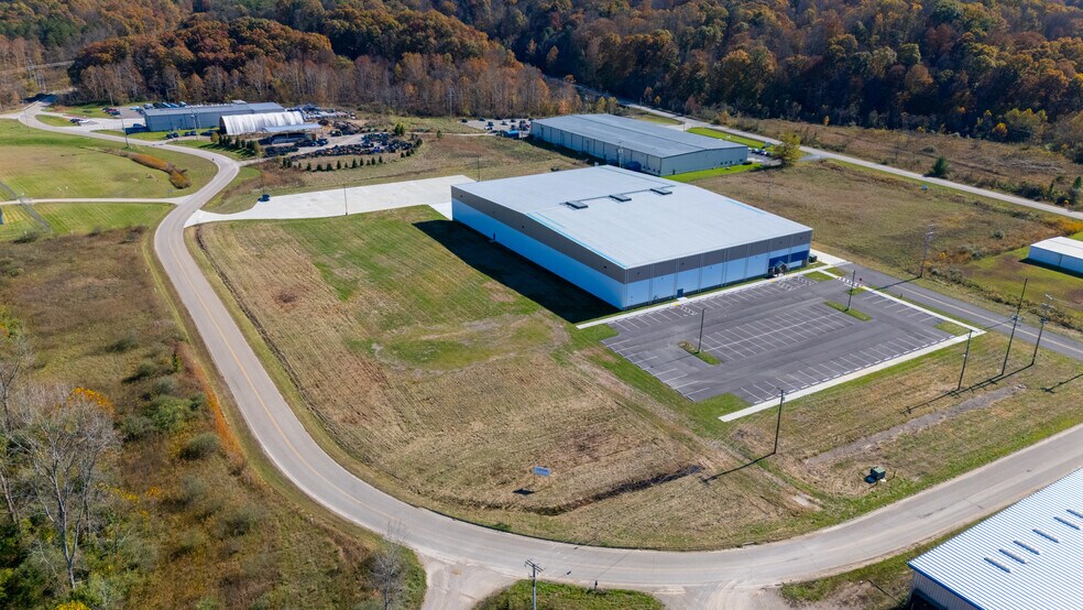 5885 Industrial Dr., Athens, OH à louer - Photo de l’immeuble – Image 3 sur 14