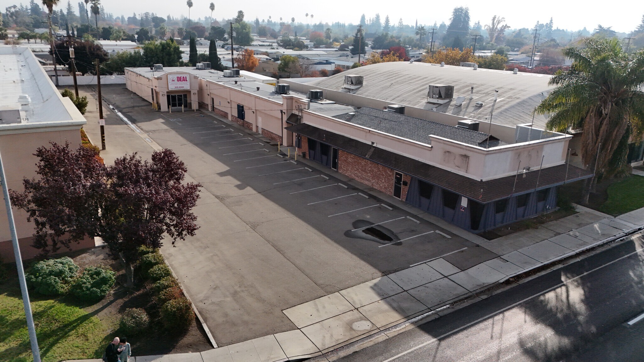 2234 S Mooney Blvd, Visalia, CA à vendre Photo principale– Image 1 sur 5