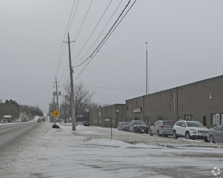 2288 Dumfries Rd, Cambridge, ON à louer - Photo de l’immeuble – Image 2 sur 2