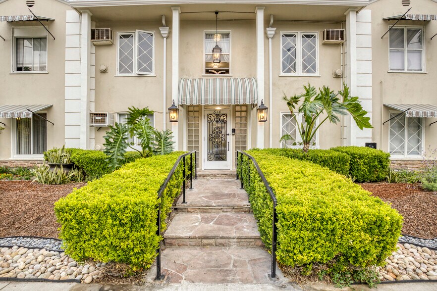 614 Hauser Blvd, Los Angeles, CA à vendre - Photo de l’immeuble – Image 2 sur 10