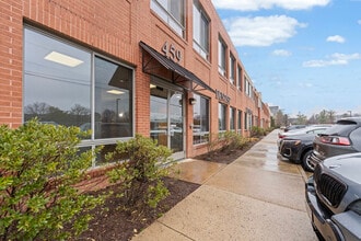 459 Herndon Pky, Herndon, VA à louer Photo intérieure– Image 2 sur 19