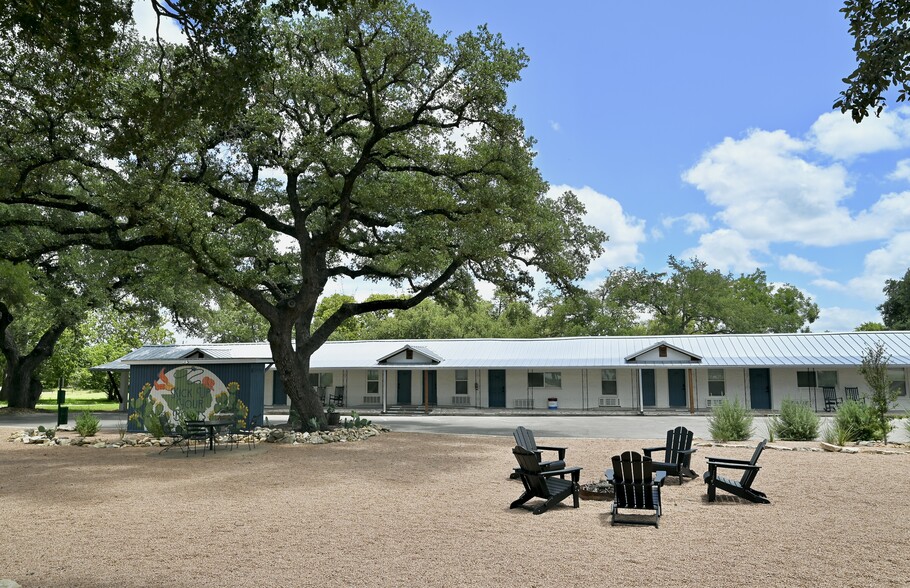 902 Main St, Blanco, TX à louer - Aérien – Image 1 sur 34