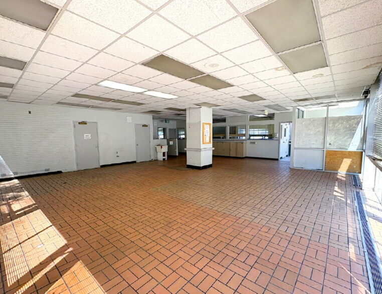 1915 E Colfax Ave, Denver, CO à louer - Photo intérieure – Image 3 sur 7