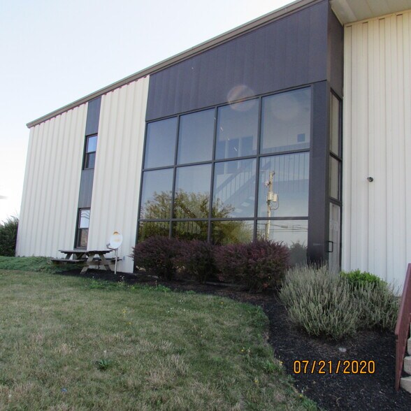 457 Diller Ave, New Holland, PA à louer - Photo de l’immeuble – Image 1 sur 20
