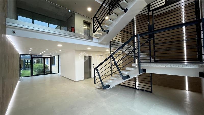 Bureau dans Champs-sur-Marne à vendre - Photo intérieure – Image 1 sur 9