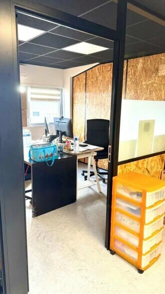 Bureau dans Carbon-Blanc à louer - Photo de l’immeuble – Image 2 sur 3