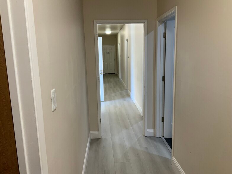 379 S Livermore Ave, Livermore, CA à louer - Photo de l’immeuble – Image 3 sur 12