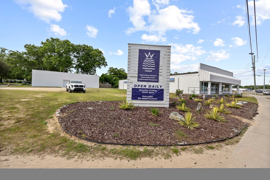 3620 W Fairfield Dr, Pensacola, FL à louer - Photo de l’immeuble – Image 3 sur 18