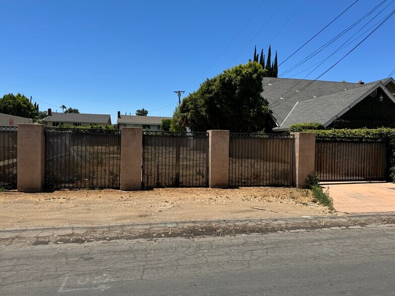 5515 Calhoun Ave, Sherman Oaks, CA à vendre - Photo principale – Image 2 sur 2