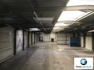 Plus de détails pour Local d'activités à louer