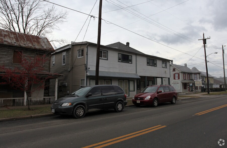 292 N Washington St, Berkeley Springs, WV à vendre - Photo de l’immeuble – Image 2 sur 2