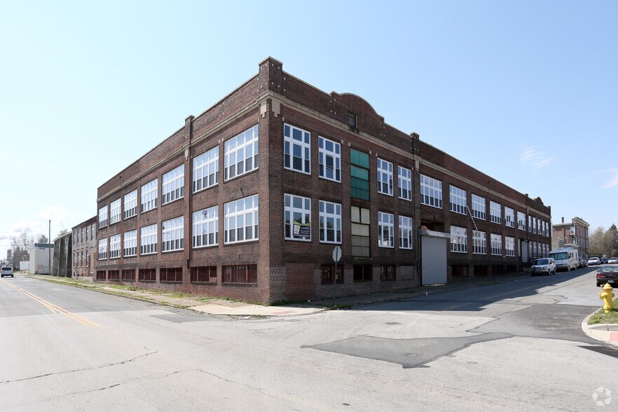 201 Clayton St, Chester, PA à vendre - Photo de l’immeuble – Image 3 sur 29