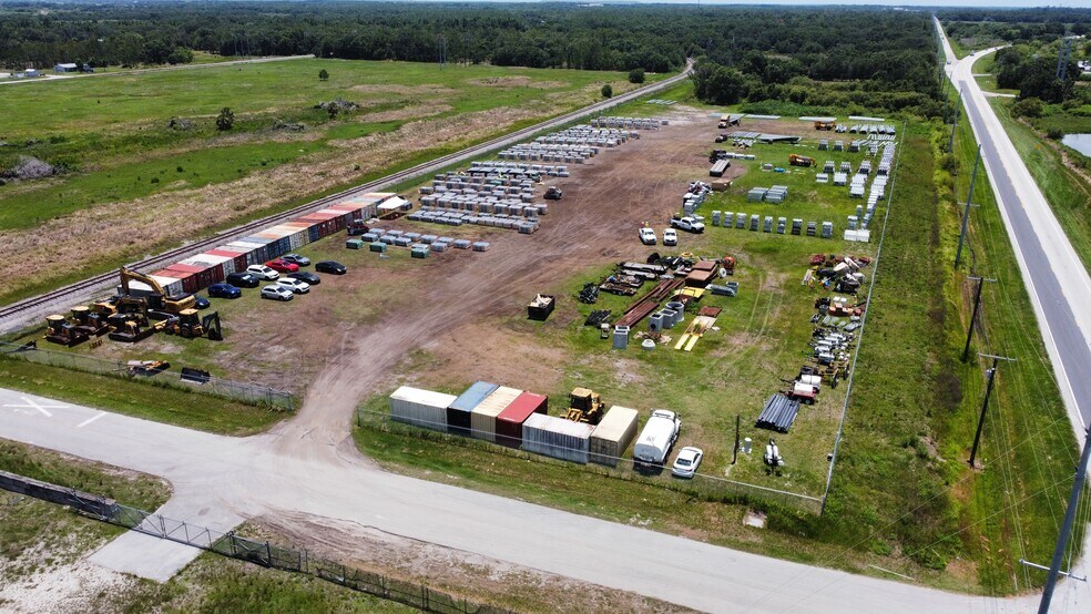 2606 Cozart Rd., Mulberry, FL à louer - Photo de l’immeuble – Image 1 sur 3