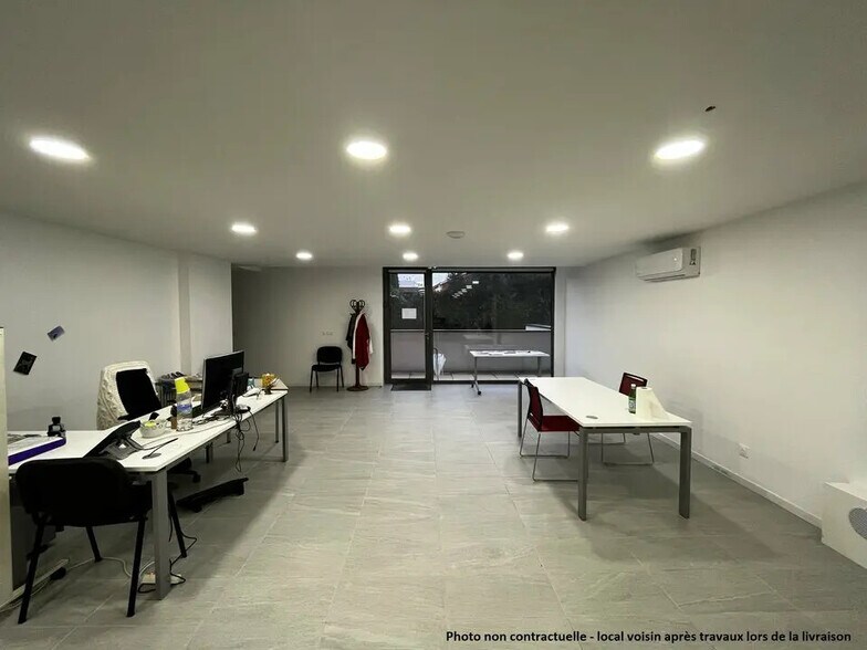 Local commercial dans Jassans-Riottier à louer - Photo de l’immeuble – Image 2 sur 9