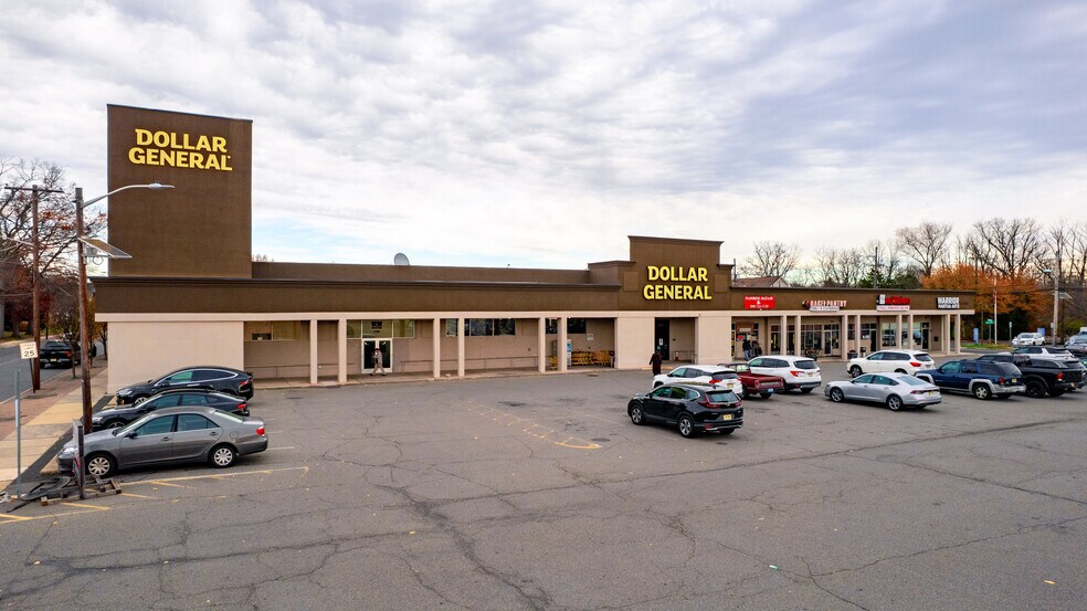 130-140 S Plainfield Ave, South Plainfield, NJ à vendre - Photo de l’immeuble – Image 2 sur 12