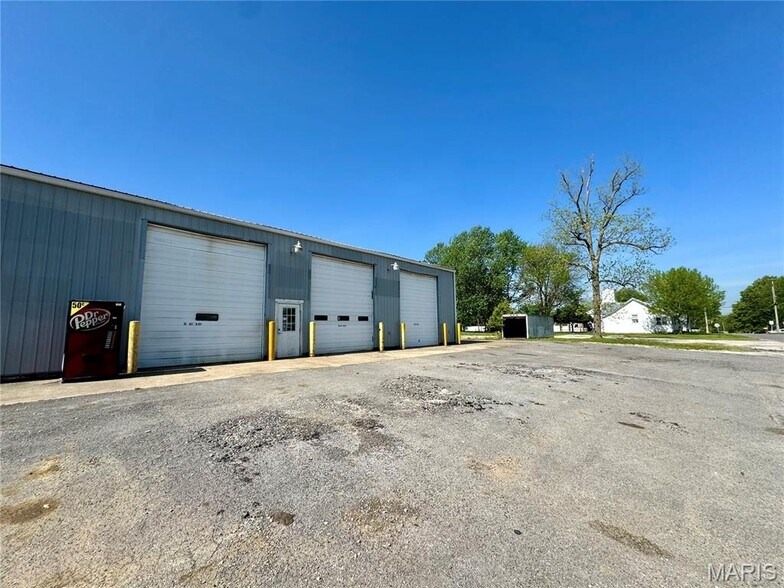 100 W Foreman St, Jonesburg, MO à vendre - Photo de l’immeuble – Image 2 sur 13