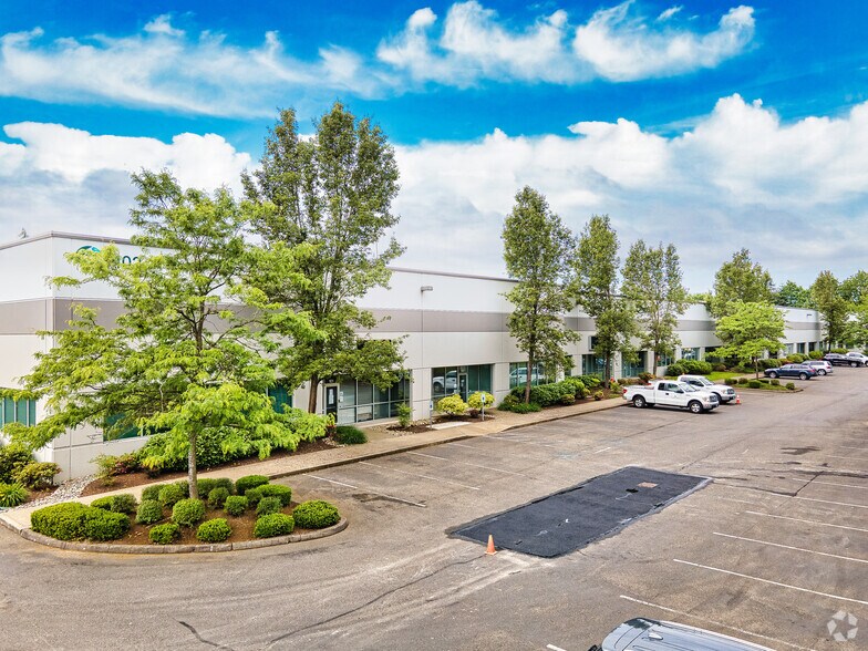 402 Valley Ave NW, Puyallup, WA à louer - Photo de l’immeuble – Image 2 sur 4