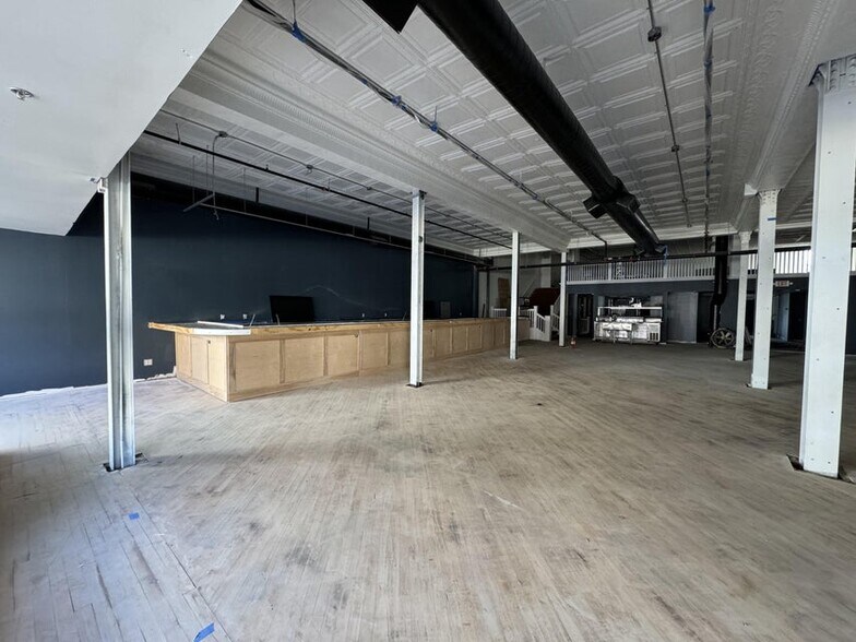 137 S Main St, Adrian, MI à louer - Photo de l’immeuble – Image 3 sur 13