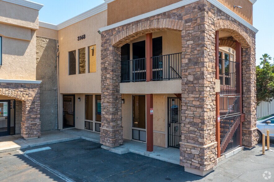 3166 Midway Dr, San Diego, CA à louer - Photo de l’immeuble – Image 2 sur 10