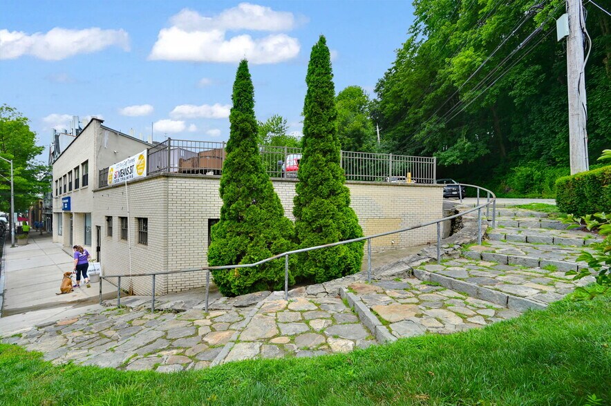 2 Broadway, Valhalla, NY à vendre - Photo de l’immeuble – Image 3 sur 56