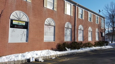 340 S Branch Rd, Hillsborough, NJ à louer Photo de l’immeuble– Image 1 sur 3