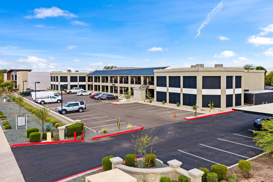 7900 E Greenway Rd, Scottsdale, AZ à louer - Photo de l’immeuble – Image 2 sur 8