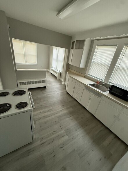 724 Watervliet Shaker Rd, Latham, NY à louer - Photo intérieure – Image 3 sur 6