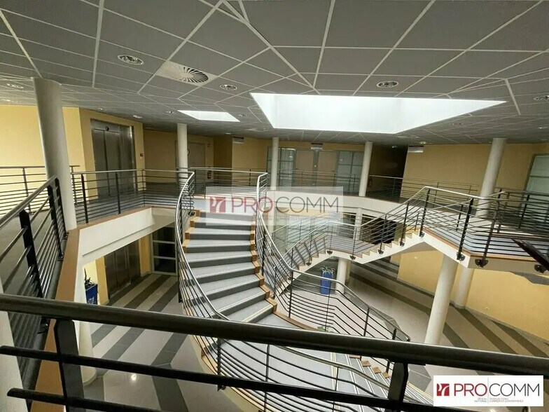 Bureau dans Chartres à louer - Photo de l’immeuble – Image 1 sur 10