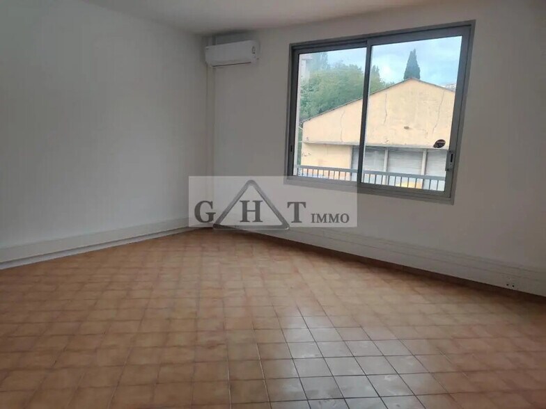 Bureau dans Grasse à louer - Photo de l’immeuble – Image 3 sur 5