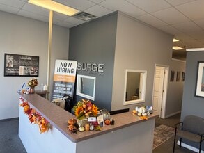 9717-9731 Montgomery Rd, Cincinnati, OH à louer Photo intérieure– Image 2 sur 32