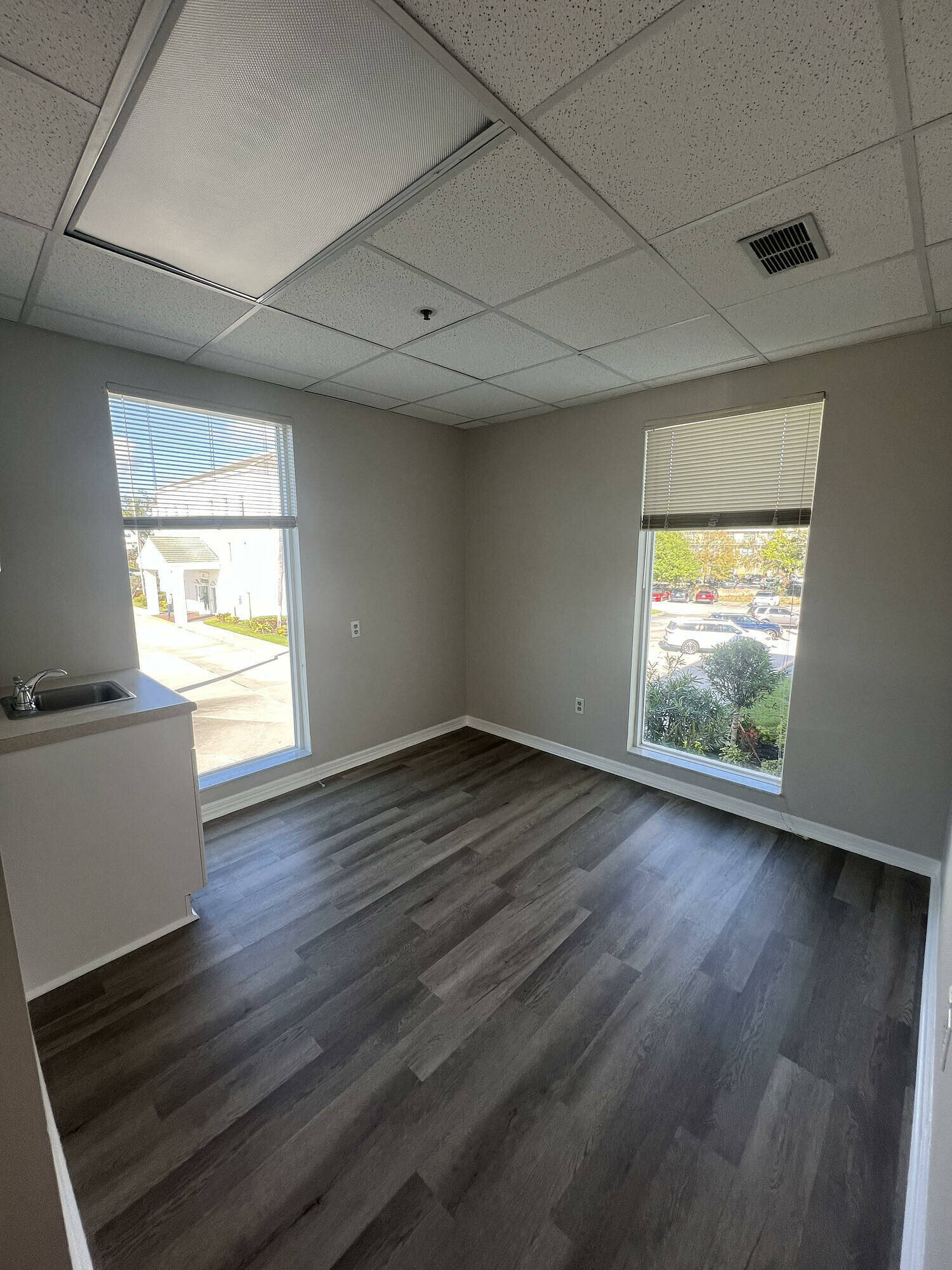 1219 S East Ave, Sarasota, FL à louer Photo intérieure– Image 1 sur 9