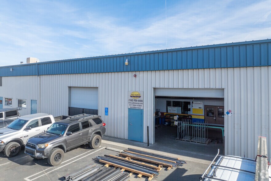 17205 Eucalyptus St, Hesperia, CA à vendre - Photo de l’immeuble – Image 3 sur 6