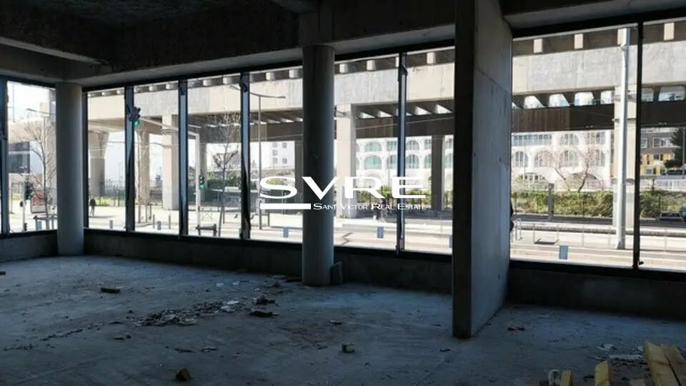 Local commercial dans Marseille à louer - Photo de l’immeuble – Image 2 sur 3