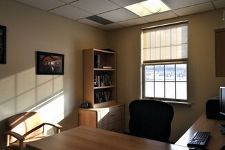 Plus de détails pour 75 Thruway Park Dr, West Henrietta, NY - Bureau à louer