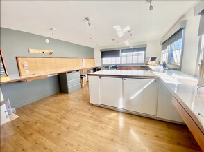 3421 Hollis St, Oakland, CA à louer Photo intérieure– Image 1 sur 7
