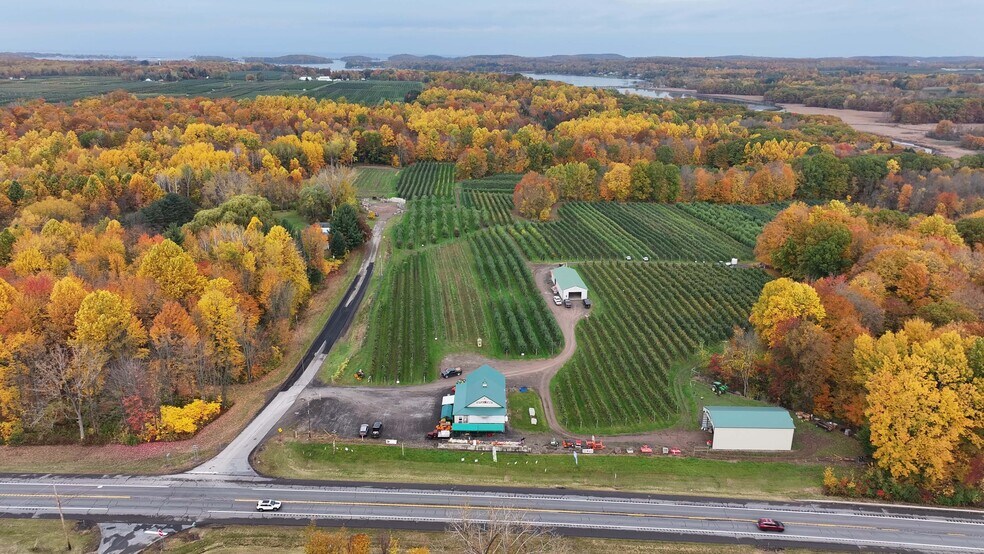5630 Norris Rd, North Rose, NY à vendre - Photo de l’immeuble – Image 1 sur 36