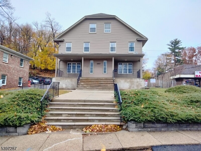 160 Bloomfield Ave, Verona, NJ à vendre Photo de l’immeuble– Image 1 sur 44