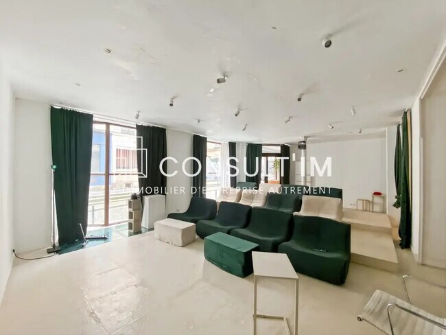 Plus de détails pour Bureau, Local commercial à louer