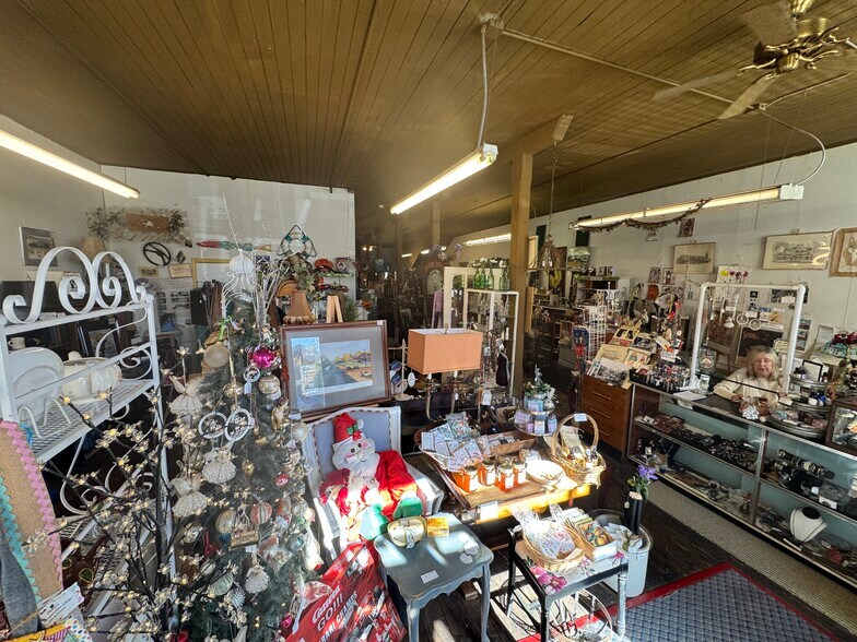 5504 Main St, Flowery Branch, GA à vendre - Photo de l’immeuble – Image 2 sur 15