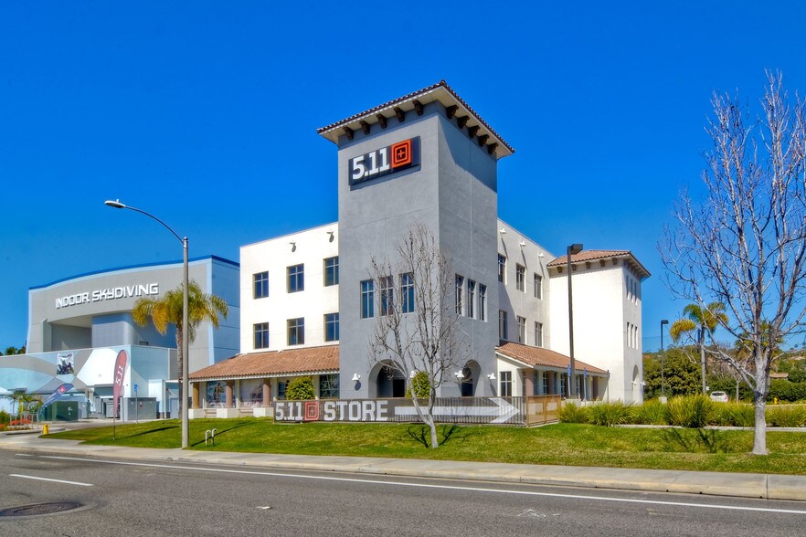 3186 Vista Way, Oceanside, CA à louer - Photo de l’immeuble – Image 1 sur 34