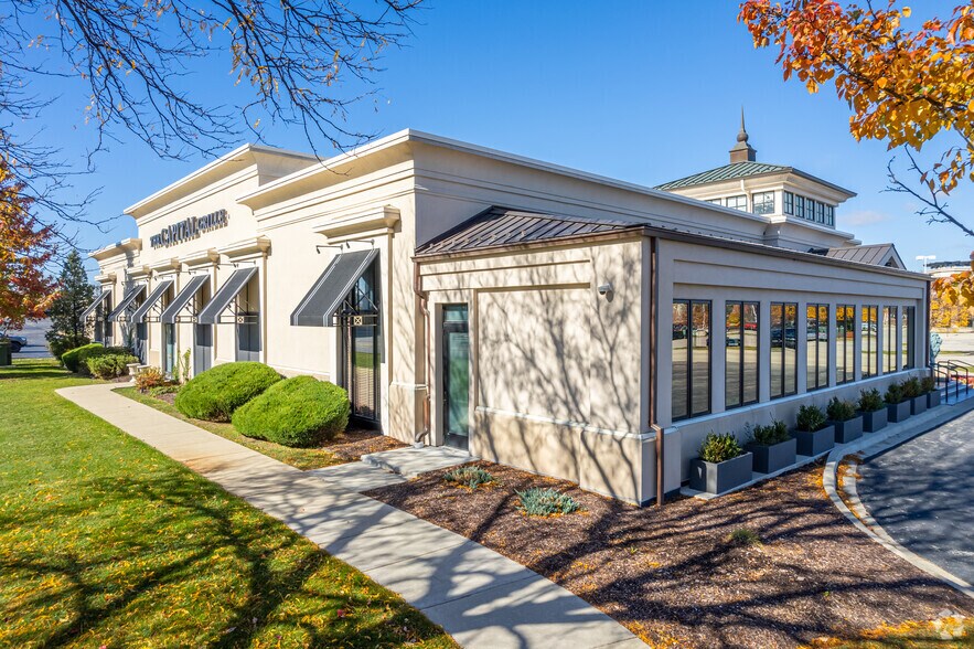 87 Yorktown Shopping Ctr, Lombard, IL à vendre - Photo de l’immeuble – Image 3 sur 17
